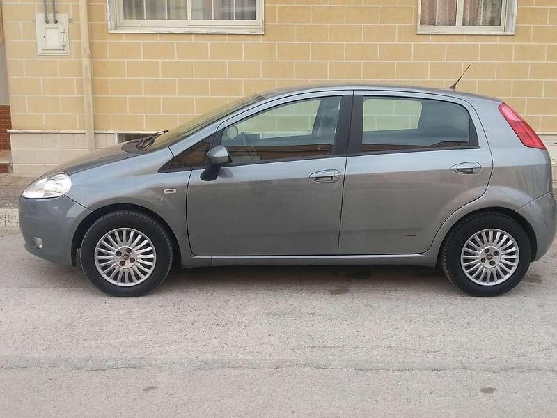 Usata Fiat Grande Punto Dynamic 90 CV (66 kW) 2006 Utilitaria