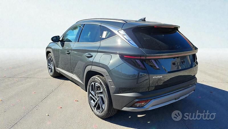 Nuova Hyundai Tucson 136 CV (100 kW) 2025 Verde metallizzato SUV