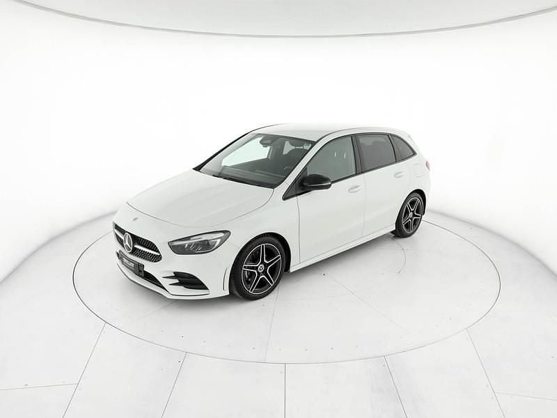 Usata Mercedes B180 AMG Line Premium 116 CV (85 kW) 2023 Bianco Monovolume