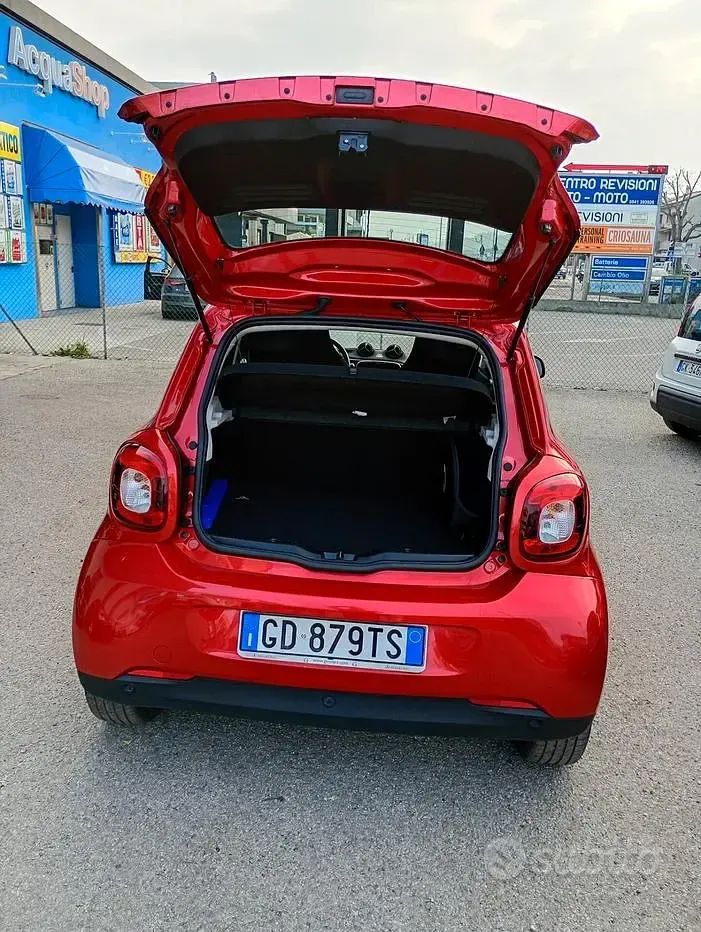 Usata Smart ForFour Electric Drive Passion 41 kW (56 CV) 2020 Rosso Berlina