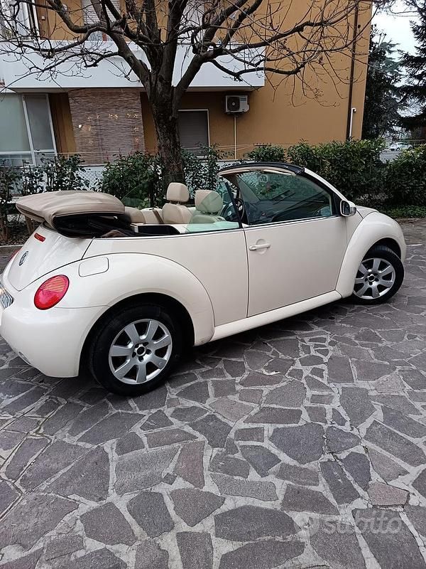 Usata VW New Beetle 105 CV (77 kW) 2004 Utilitaria
