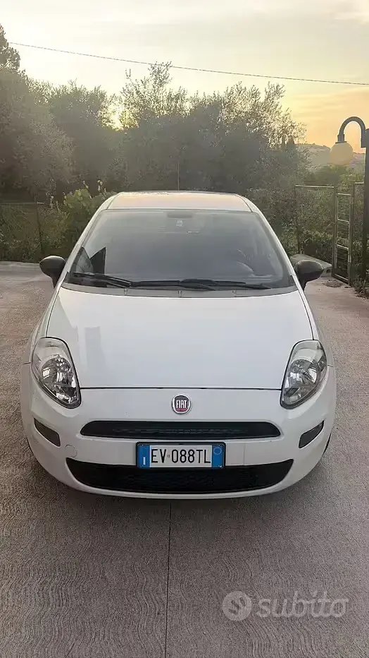 Usata Fiat Grande Punto 75 CV (55 kW) 2014 Bianco Utilitaria