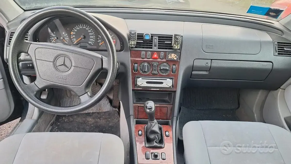 Usata Mercedes C200 Classic 192 CV (141 kW) 1997 Blu Berlina