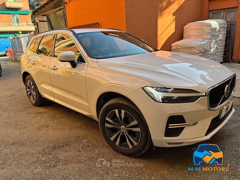 Usata Volvo XC60 Momentum 197 CV (144 kW) 2022 Bianco SUV