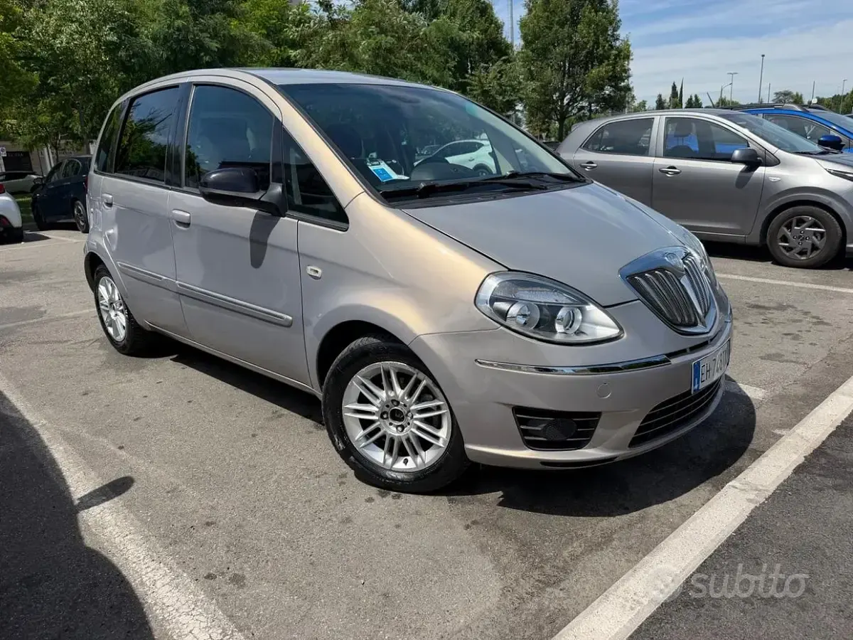 Usata Lancia Musa Gold 95 CV (69 kW) 2011 Monovolume