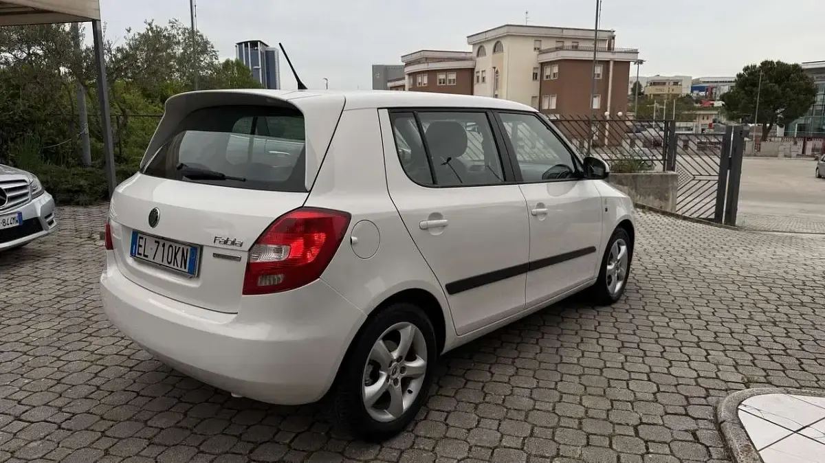 Usata Skoda Fabia GreenLine 75 CV (55 kW) 2012 Bianco Berlina