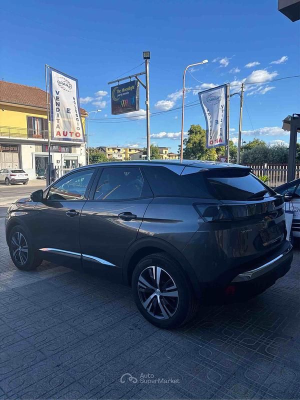 Usata Peugeot 3008 131 CV (96 kW) 2024 Argento Berlina