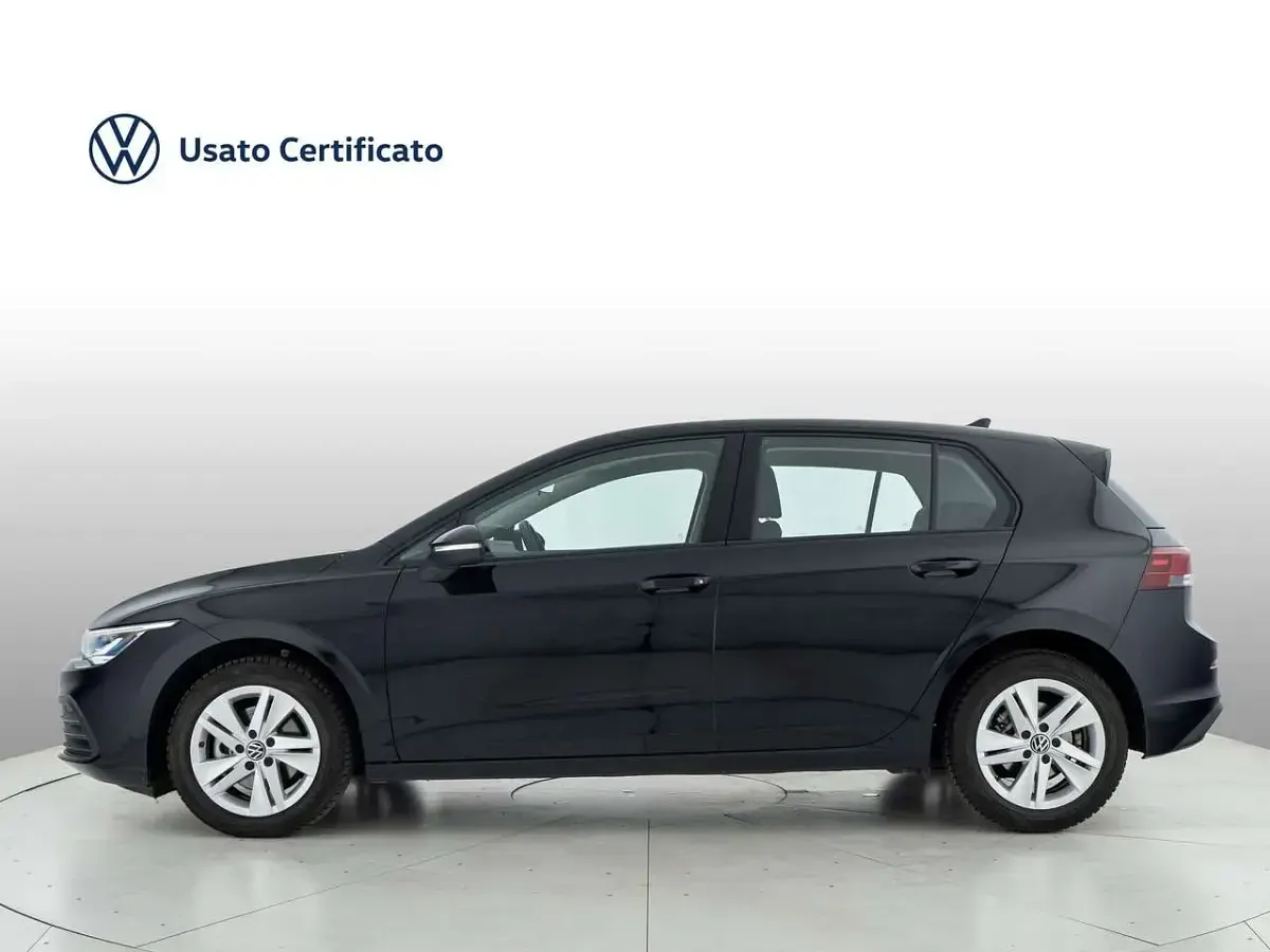 Usata VW Golf VIII Life 131 CV (96 kW) 2023 Nero Utilitaria