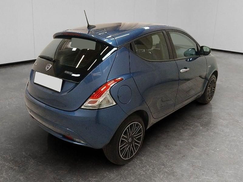 Usata Lancia Ypsilon Gold 70 CV (51 kW) 2022 Blu Utilitaria