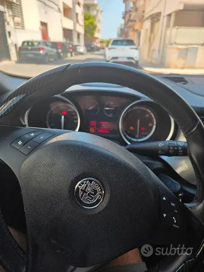 Usata Alfa Romeo Giulietta 105 CV (77 kW) 2013 Nero Utilitaria