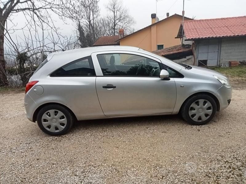 Usata Opel Corsa 2006 Grigio Utilitaria