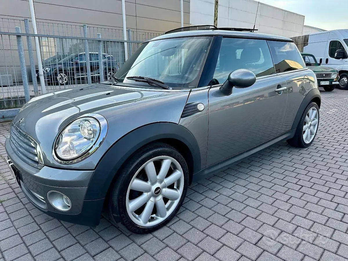 Usata Mini Cooper 122 CV (89 kW) 2010 Grigio Utilitaria