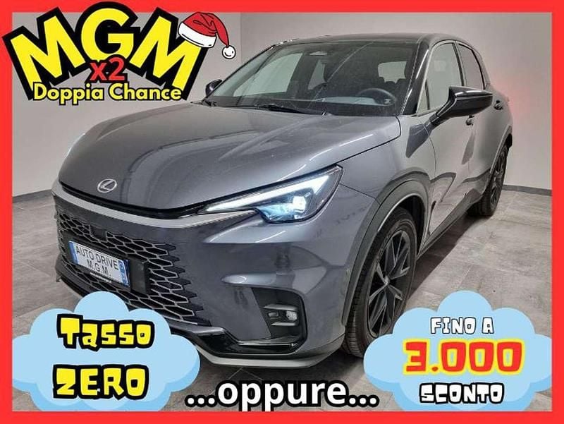 Grigio Usata 2024 Lexus LBX SUV | 33.670 € (Buon prezzo) - Immagine 1/4