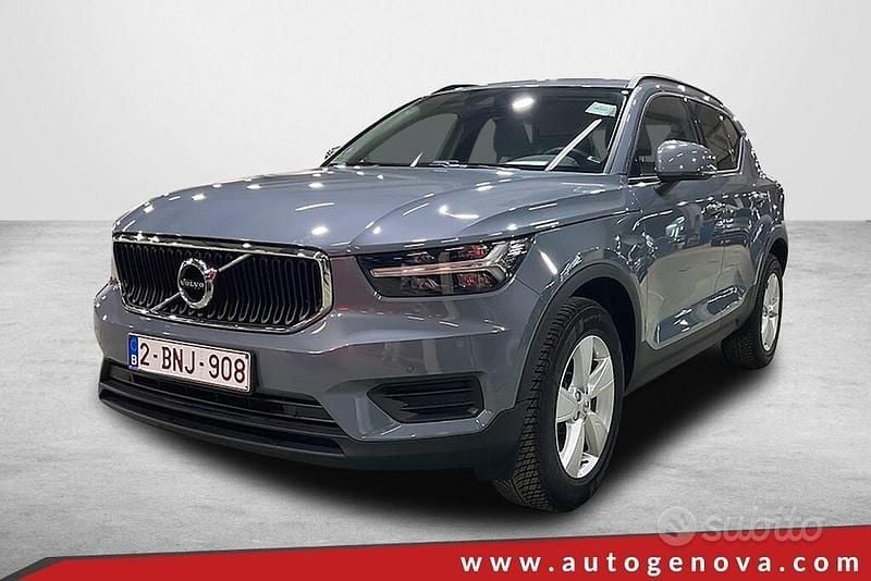Usata Volvo XC40 Momentum 129 CV (94 kW) 2022 Grigio SUV
