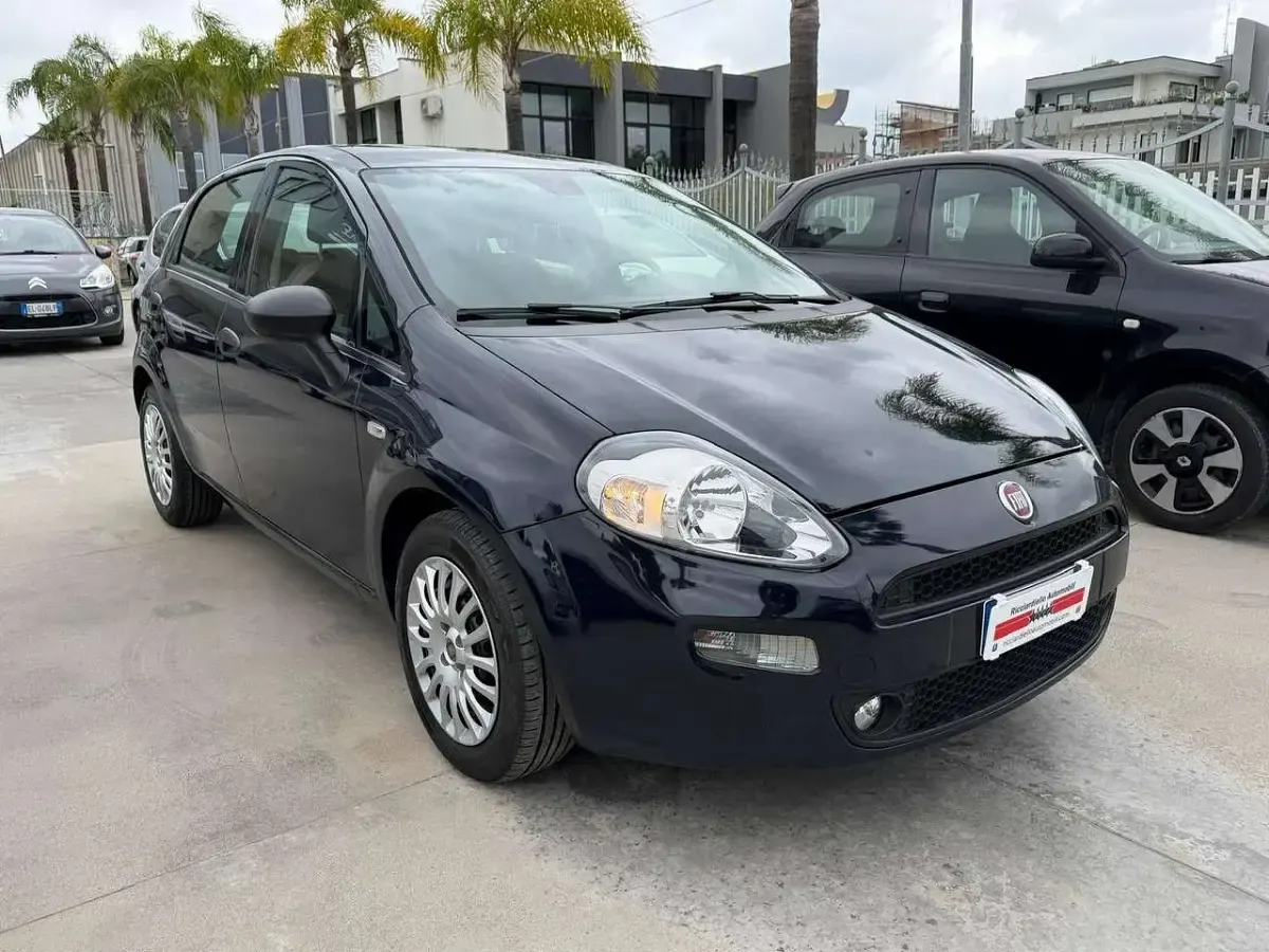 Usata Fiat Punto Street 95 CV (69 kW) 2018 Blu/azzurro Utilitaria