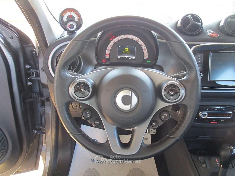 Usata Smart ForFour Electric Drive Pulse 41 kW (56 CV) 2020 Gray Berlina