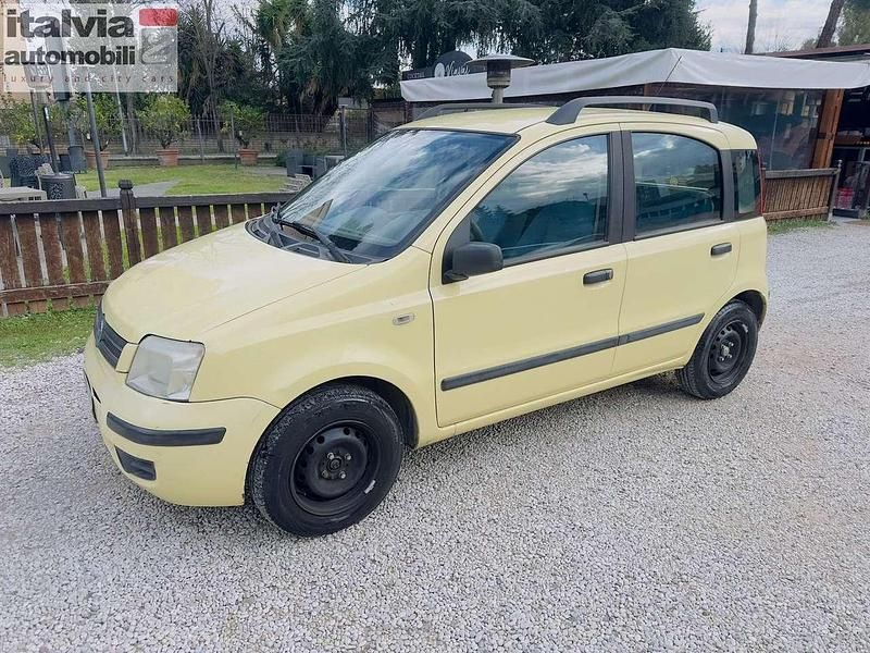 Giallo Usata 2004 Fiat Panda Tre volumi | 2400 € (Ottimo prezzo) - Immagine 1/4