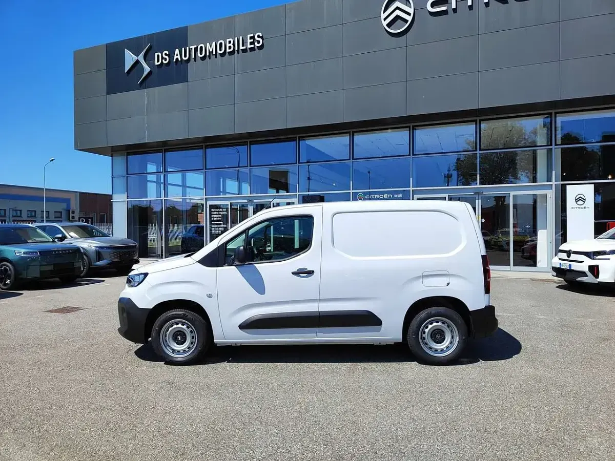 Nuova Citroën Berlingo Touch 101 CV (74 kW) 2026 Kaolin white Monovolume
