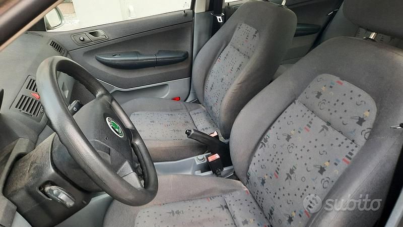 Usata Skoda Fabia 2001 Grigio Station wagon