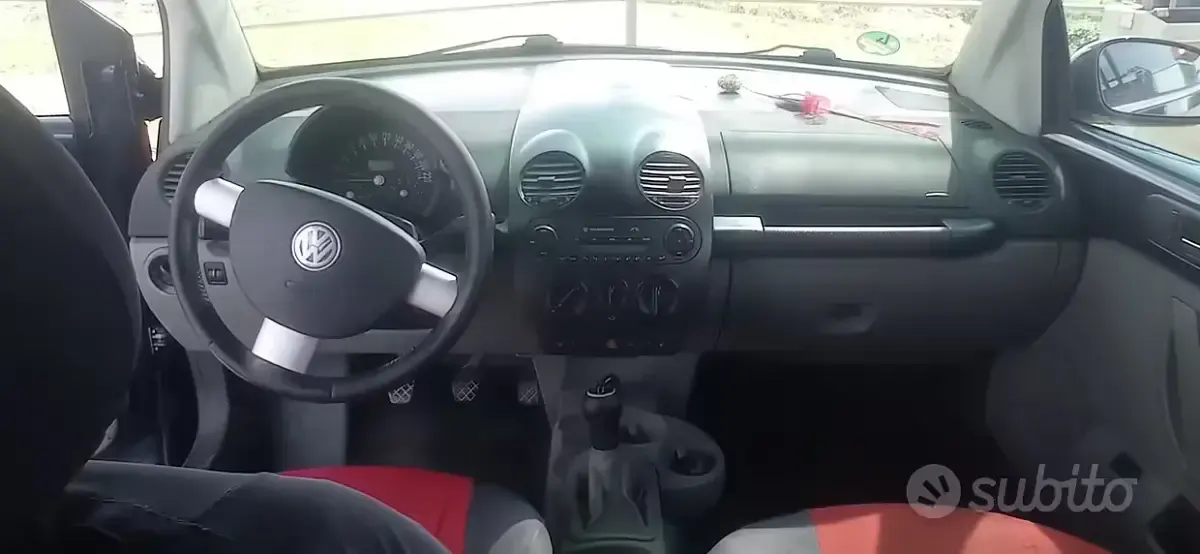 Usata VW New Beetle 75 CV (55 kW) 2003 Nero Utilitaria