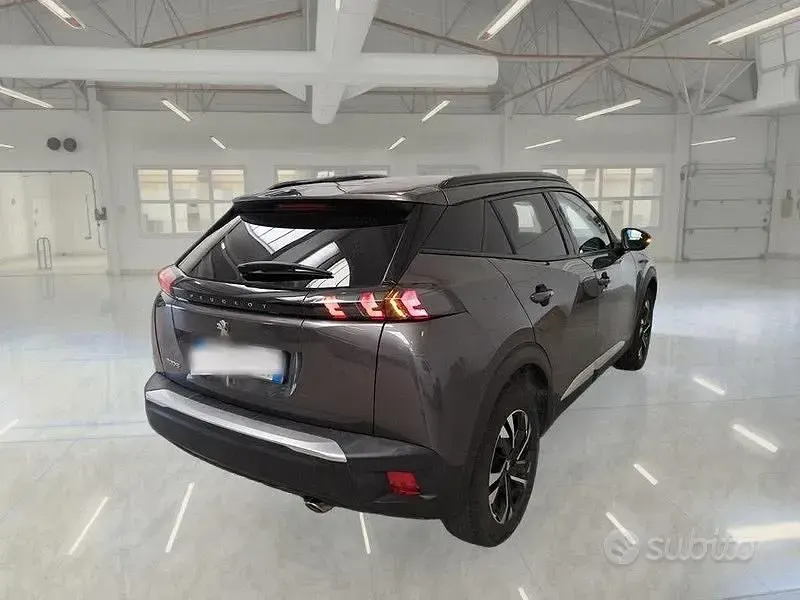 Usata Peugeot 2008 Allure 130 CV (95 kW) 2023 Grigio SUV