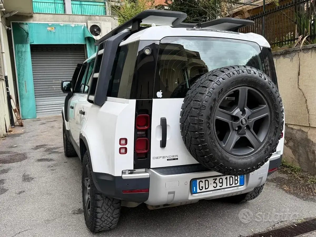 Usata Land Rover Defender S 240 CV (176 kW) 2020 Bianco SUV
