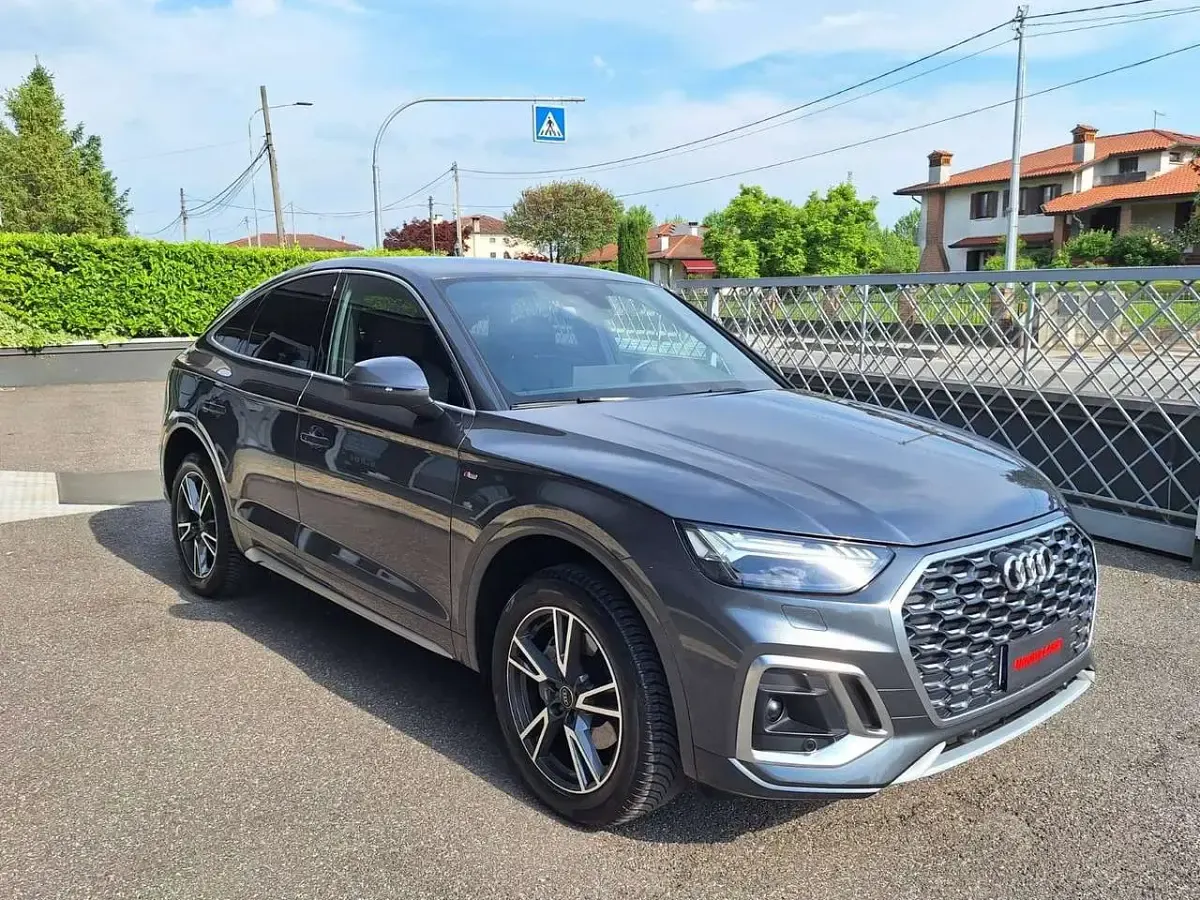 Usata Audi Q5 Sportback S-Line 204 CV (150 kW) 2024 Grigio SUV