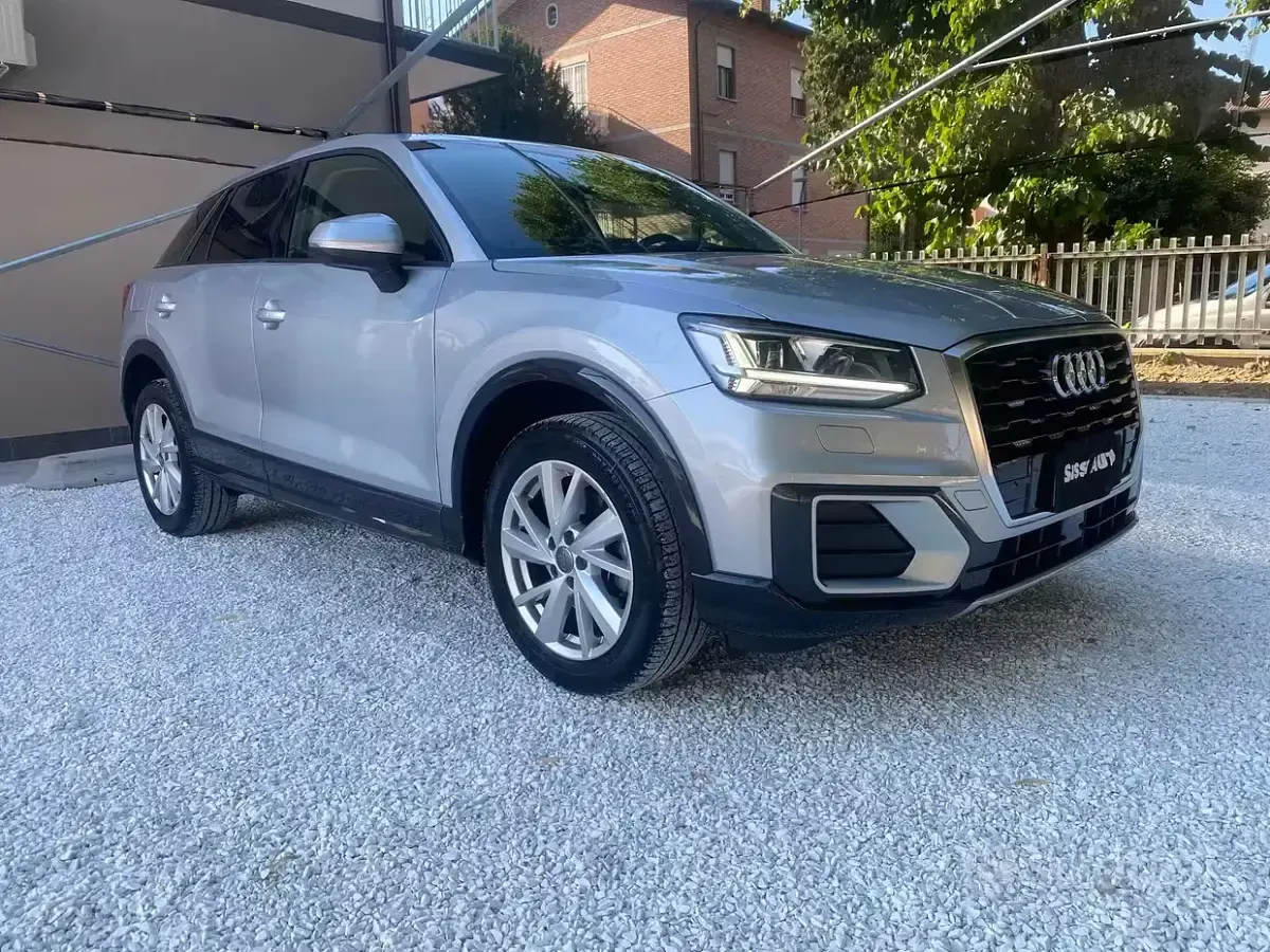 Usata Audi Q2 Advanced 116 CV (85 kW) 2017 Grigio SUV