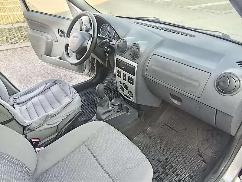 Usata Dacia Logan MCV Lauréate 70 CV (51 kW) 2008 Grigio Station wagon