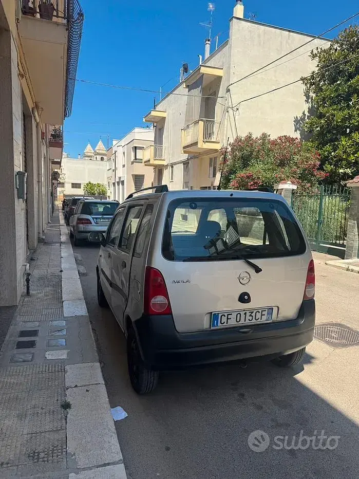 Usata Opel Agila 58 CV (42 kW) 2003 Grigio Monovolume