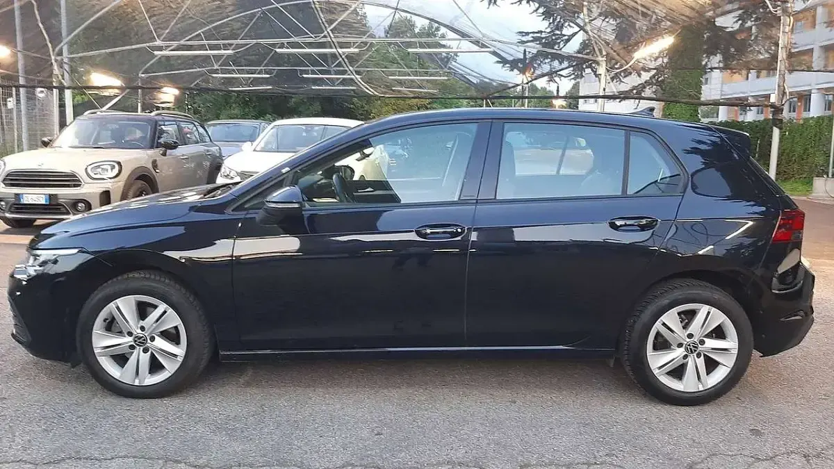 Usata VW Golf VIII Life 131 CV (96 kW) 2023 Nero Berlina