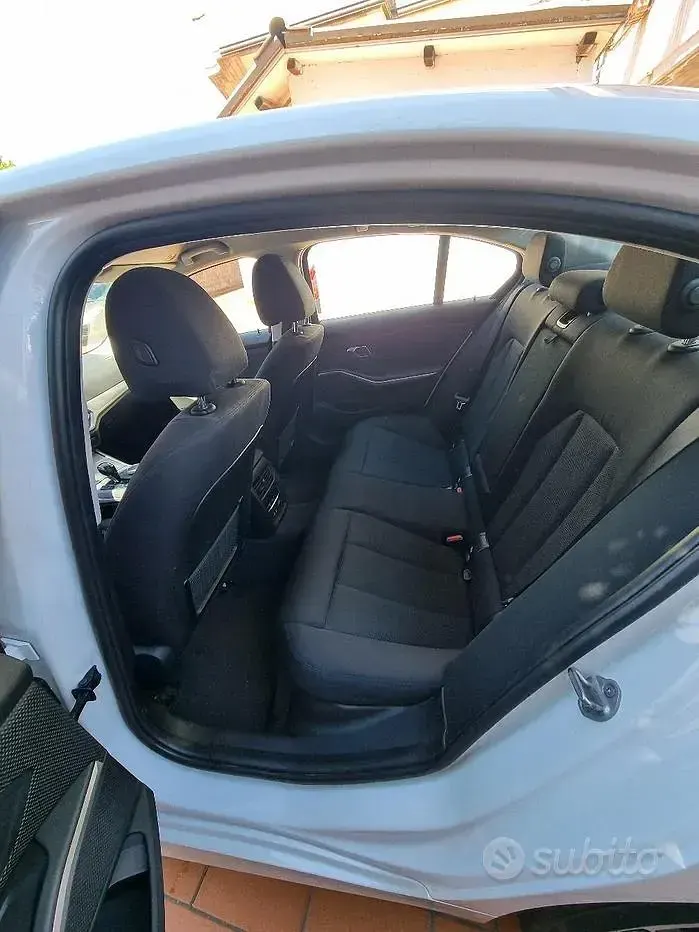 Usata BMW 318 150 CV (110 kW) 2020 Bianco Berlina
