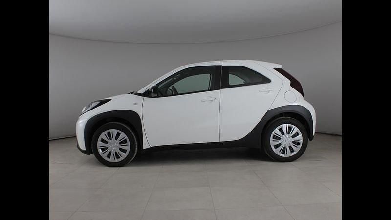 Usata Toyota Aygo X Active 72 CV (52 kW) 2025 Bianco SUV