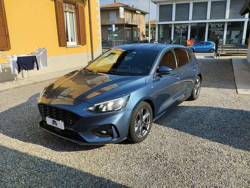 Blu Usata 2020 Ford Focus ST-Line Berlina | 12.500 € (Ottimo prezzo) - Immagine 1/4