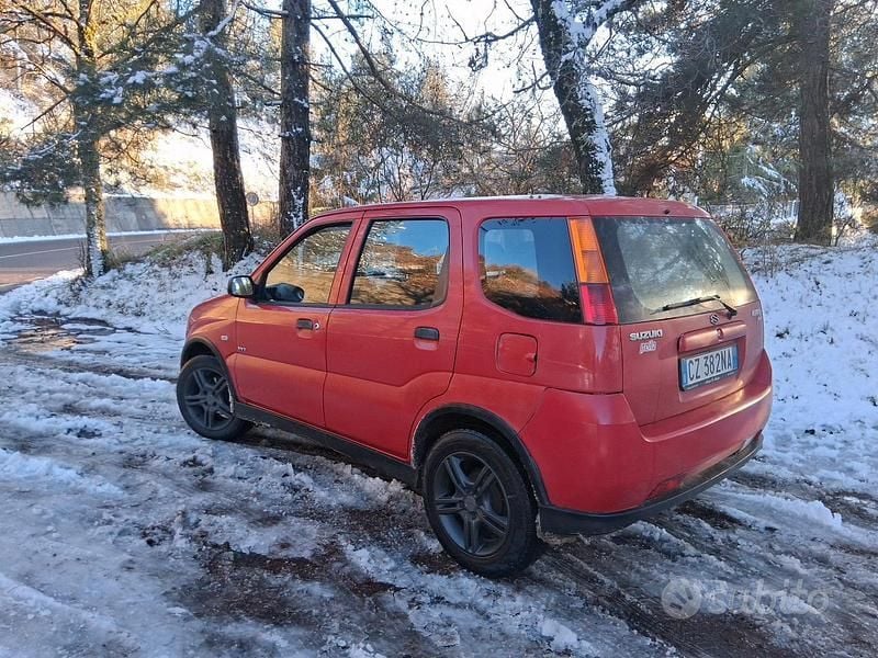 Usata Suzuki Ignis 99 CV (72 kW) 2005 Rosso Utilitaria