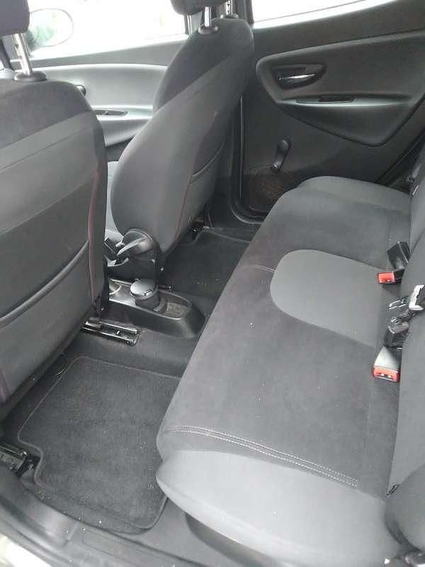 Usata Lancia Ypsilon Silver 86 CV (63 kW) 2011 Grigio Utilitaria