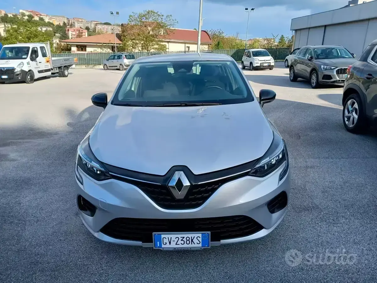 Usata Renault Clio V Equilibre 91 CV (66 kW) 2023 Grigio Berlina