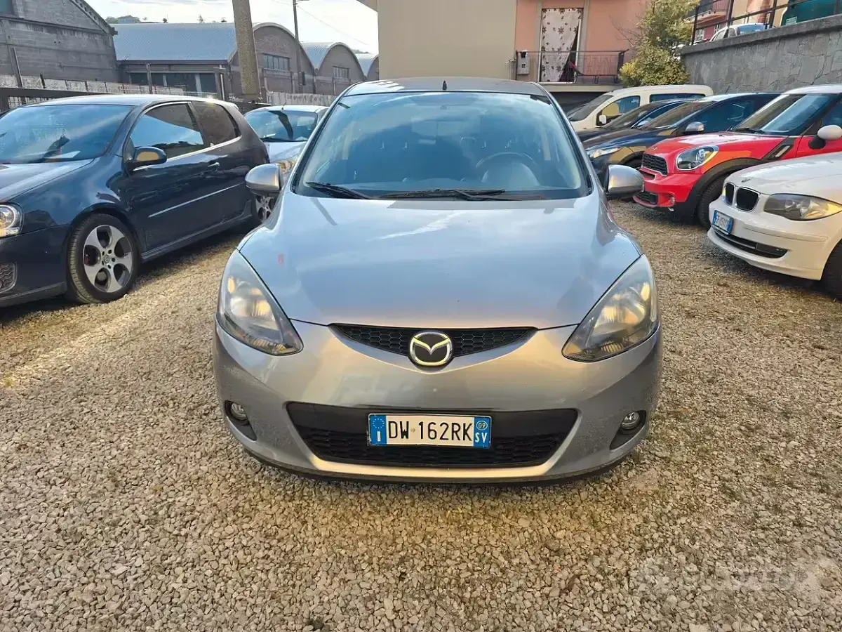 Usata Mazda 2 75 CV (55 kW) 2009 Grigio Utilitaria