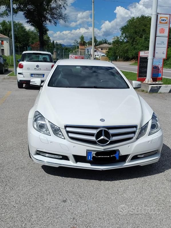 Usata Mercedes E220 Executive 170 CV (125 kW) 2012 Bianco Coupé