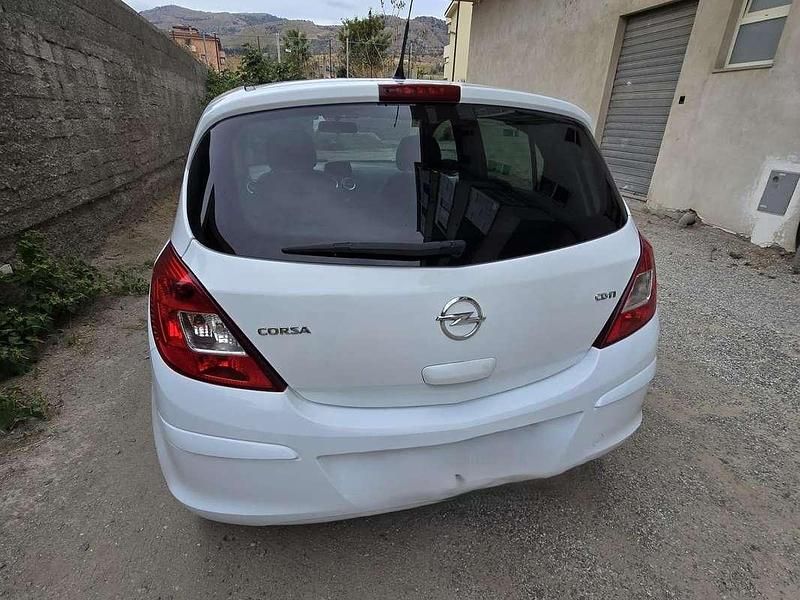 Usata Opel Corsa Sport 95 CV (69 kW) 2014 Bianco Berlina