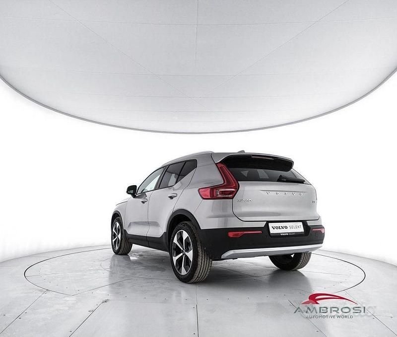 Usata Volvo XC40 Core 163 CV (119 kW) 2025 Grigio SUV