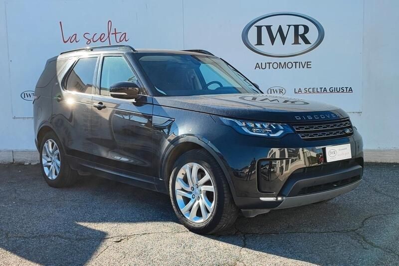 Santorini black Usata 2020 Land Rover Discovery 5 SE SUV | 39.000 € (Molto cara) - Immagine 1/4