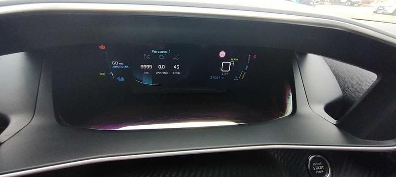 Usata Peugeot e-2008 Allure 100 kW (136 CV) 2021 Blu SUV