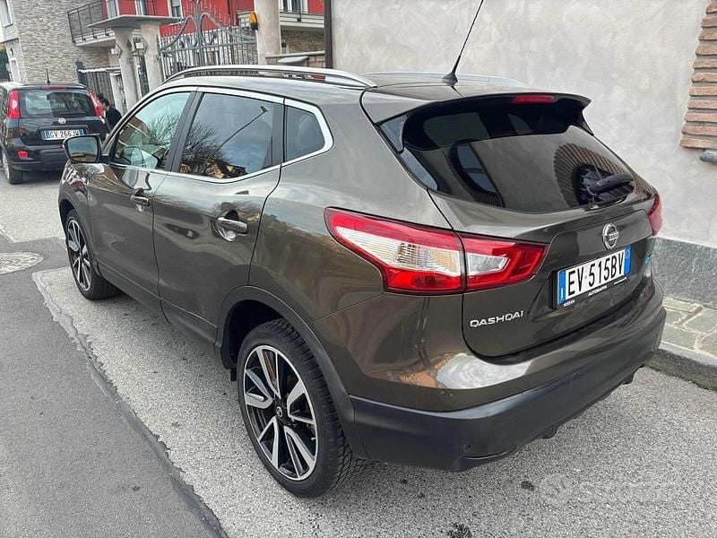 Usata Nissan Qashqai Tekna 131 CV (96 kW) 2014 Grigio SUV