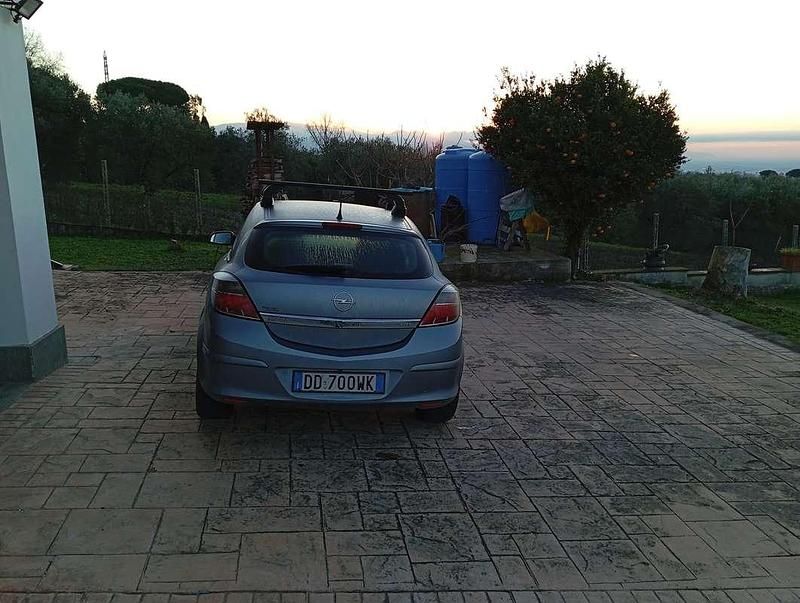 Usata Opel Astra GTC Sport 150 CV (110 kW) 2006 Blu/azzurro Berlina