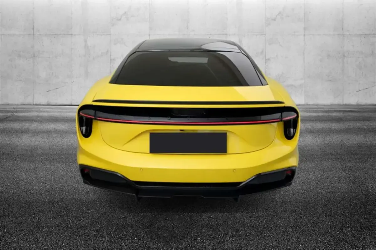 Usata Lotus Emeya 450 kW (612 CV) 2024 Giallo Utilitaria