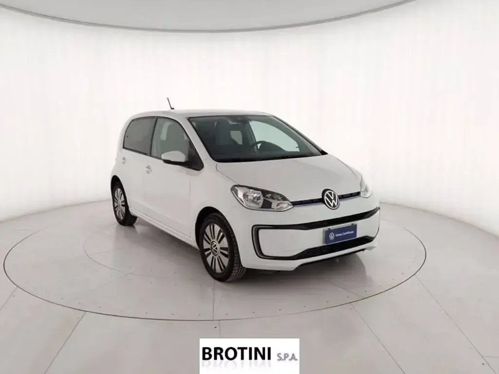 Usata VW e-up! 61 kW (83 CV) 2021 Bianco pastello Utilitaria