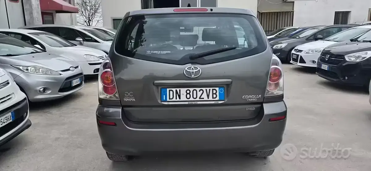 Usata Toyota Corolla Verso 140 CV (102 kW) 2008 Grigio Monovolume