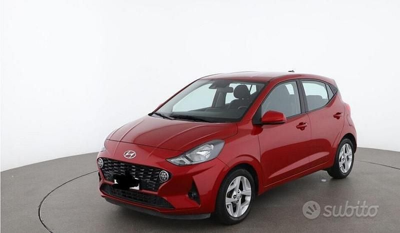 Usata Hyundai i10 Advanced 67 CV (49 kW) 2023 Rosso bordeaux Utilitaria