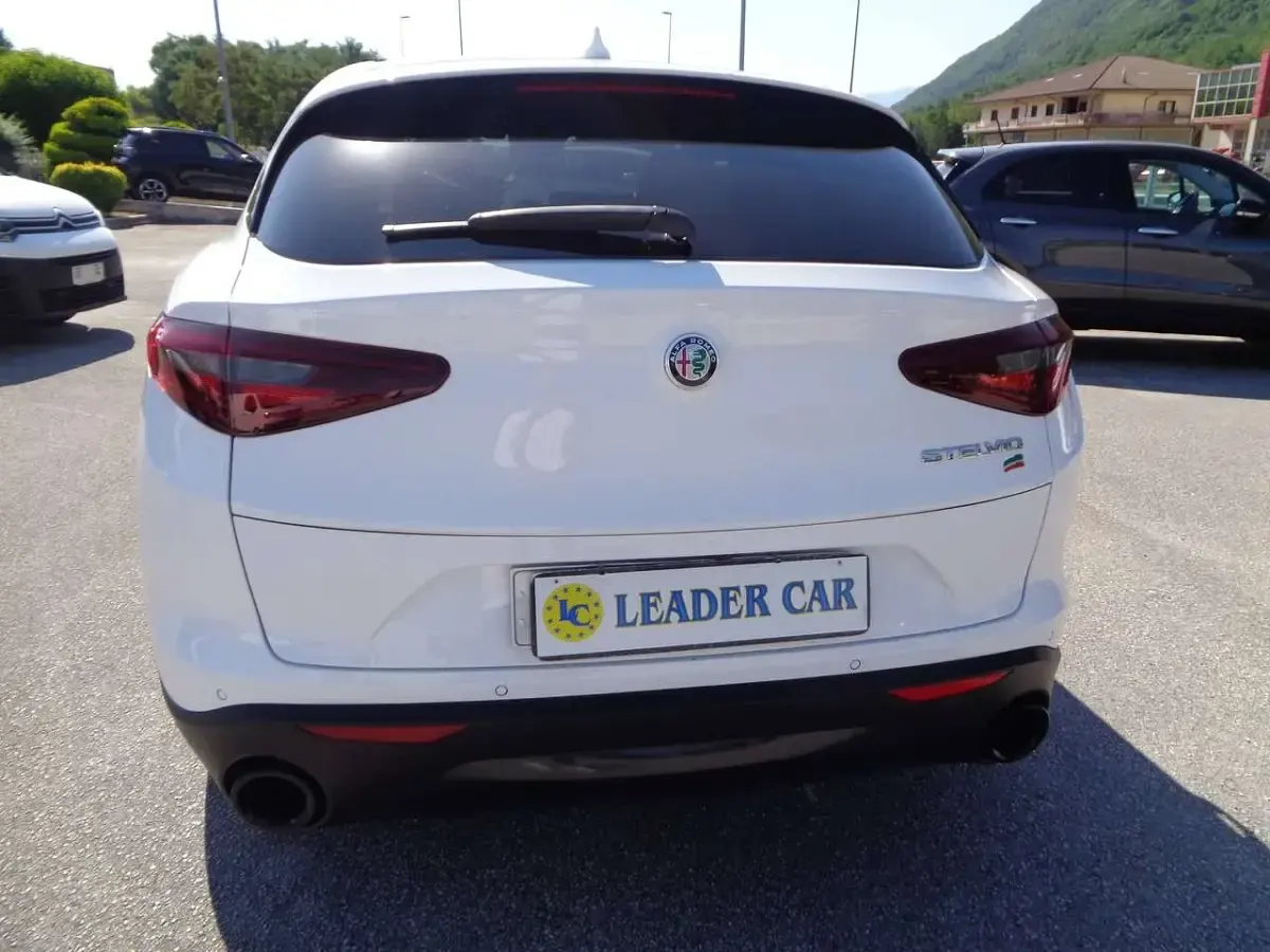 Usata Alfa Romeo Stelvio Sprint 160 CV (117 kW) 2022 Bianco SUV